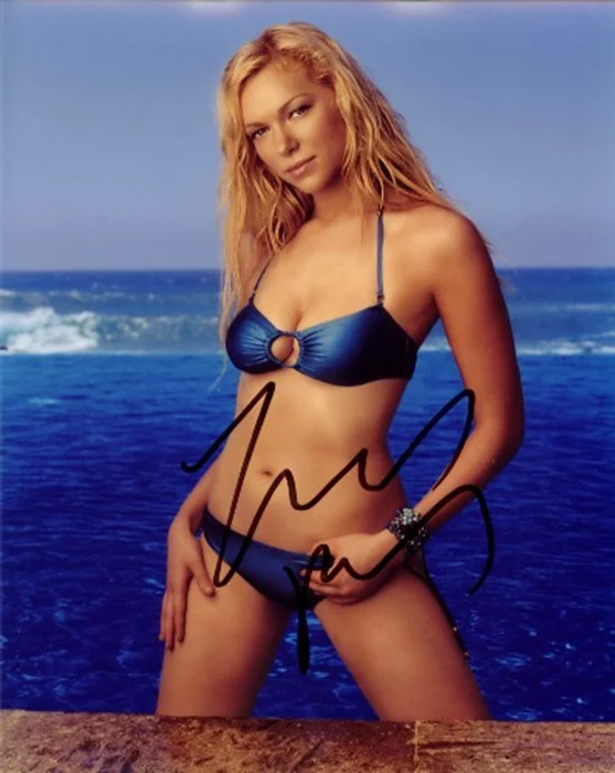 Laura Prepon autograph