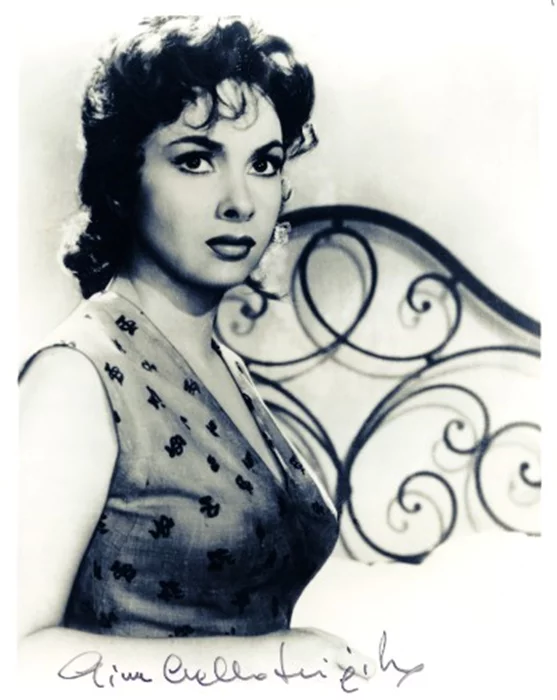 Gina Lollobrigida autograph