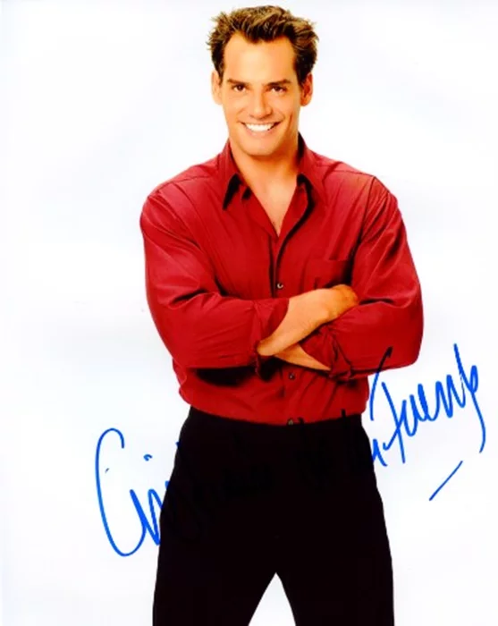 Cristian De La Fuente autograph