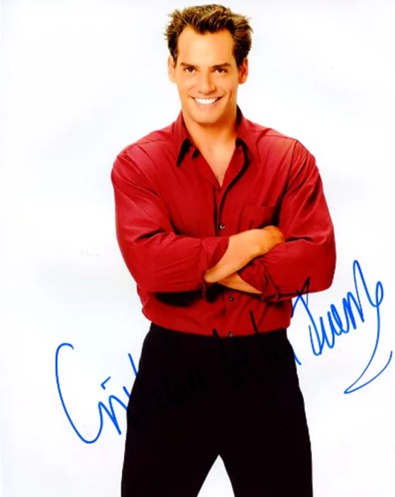 Cristian De La Fuente autograph