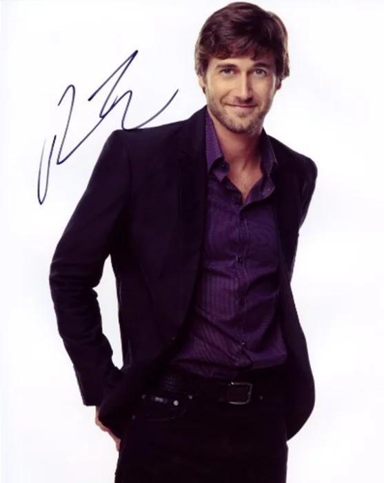 Ryan Eggold autograph