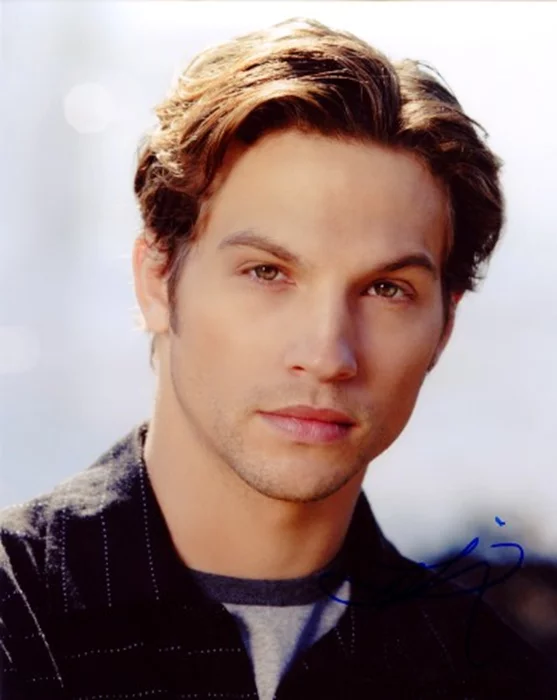 Logan Marshall-Green autograph