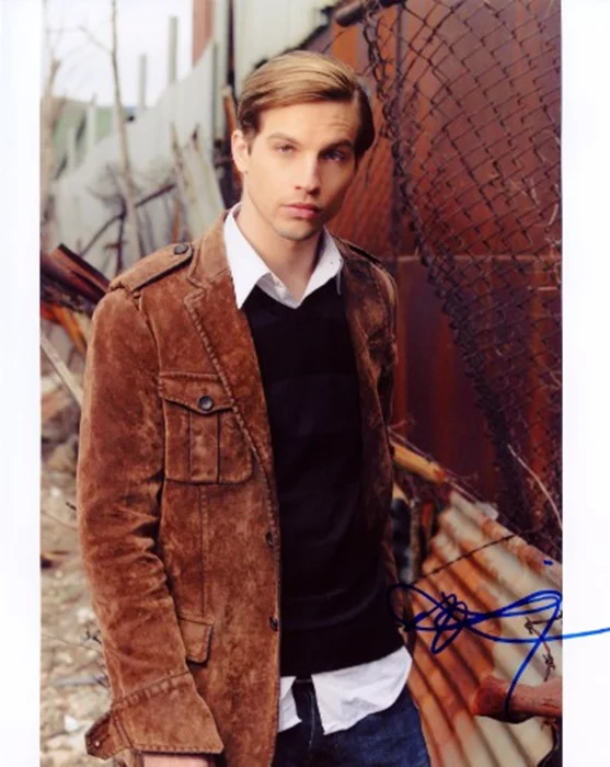 Logan Marshall-Green autograph