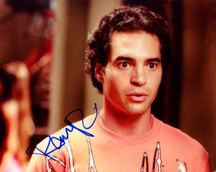 Ramon Rodriguez autograph
