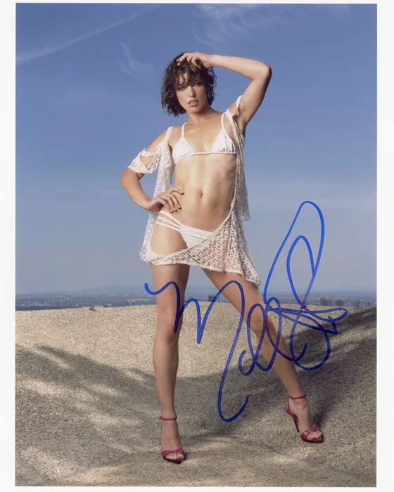 Milla Jovovich autograph