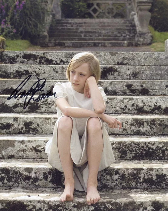 Saoirse Ronan autograph
