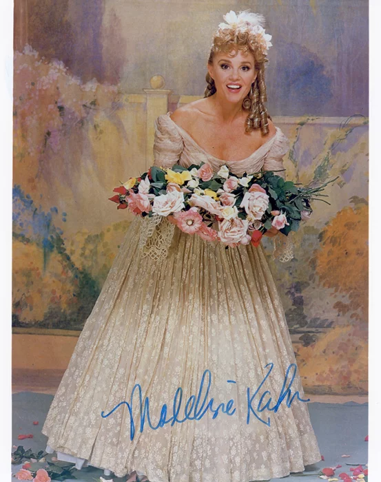 Madeline Kahn autograph