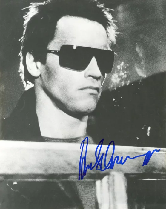 Arnold Schwarzenegger autograph
