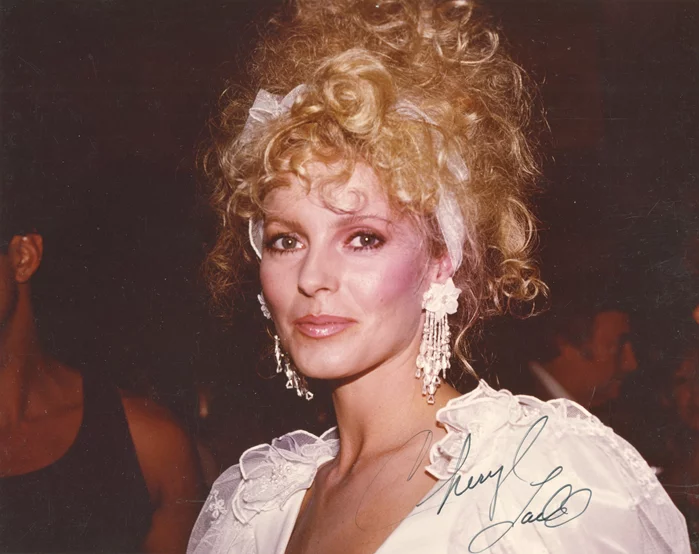 Cheryl Ladd autograph