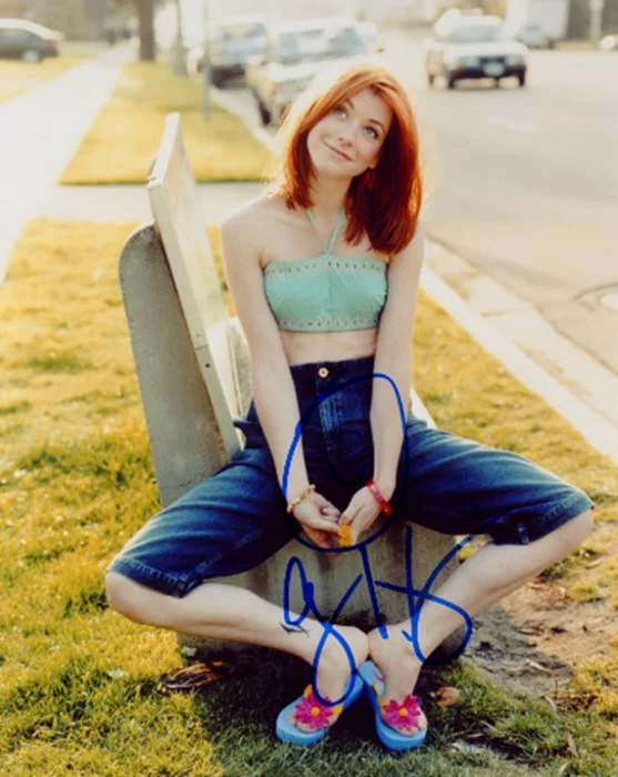 Alyson Hannigan autograph