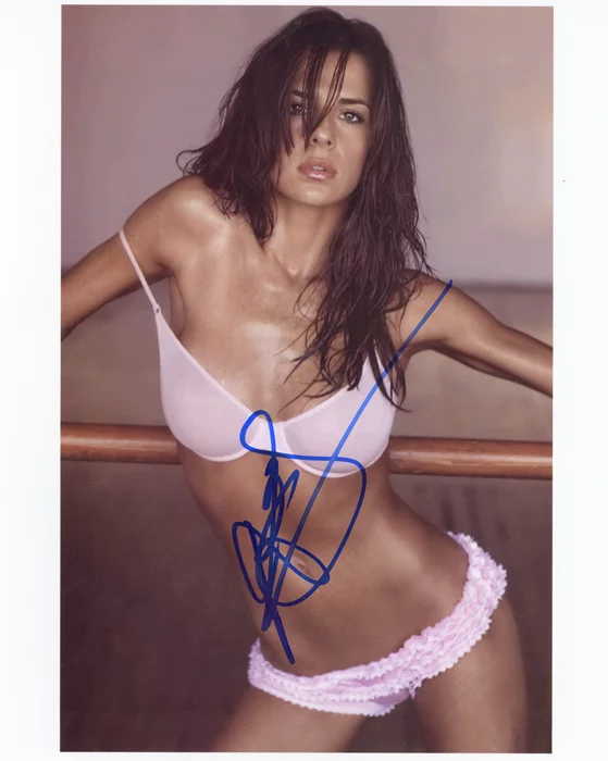 Kelly Monaco autograph