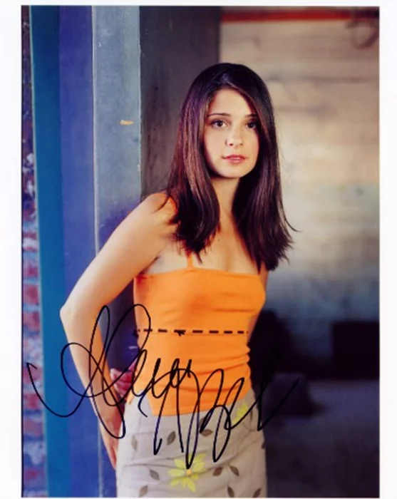 Shiri Appleby autograph