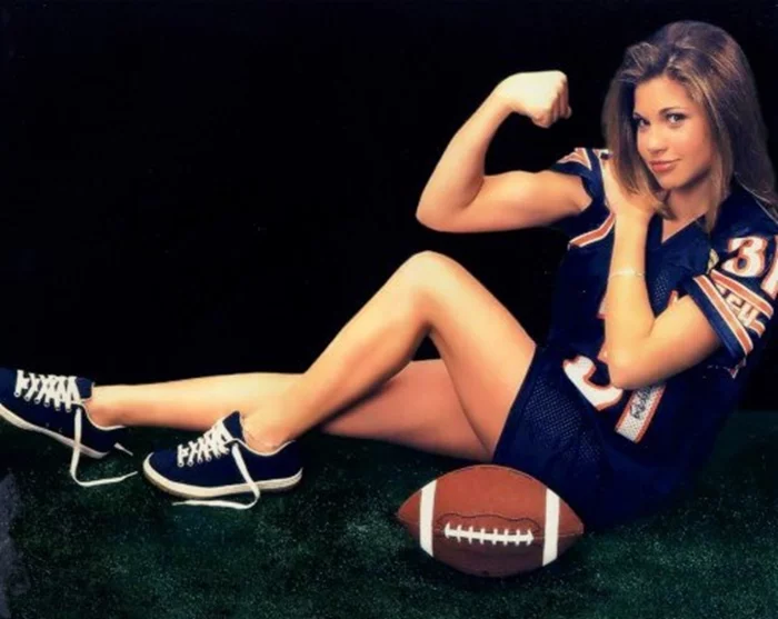 Danielle Fishel autograph