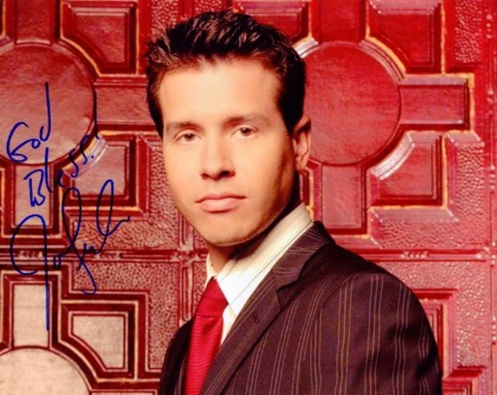 Jon Seda autograph