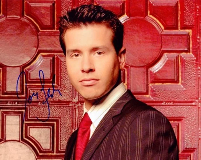 Jon Seda autograph