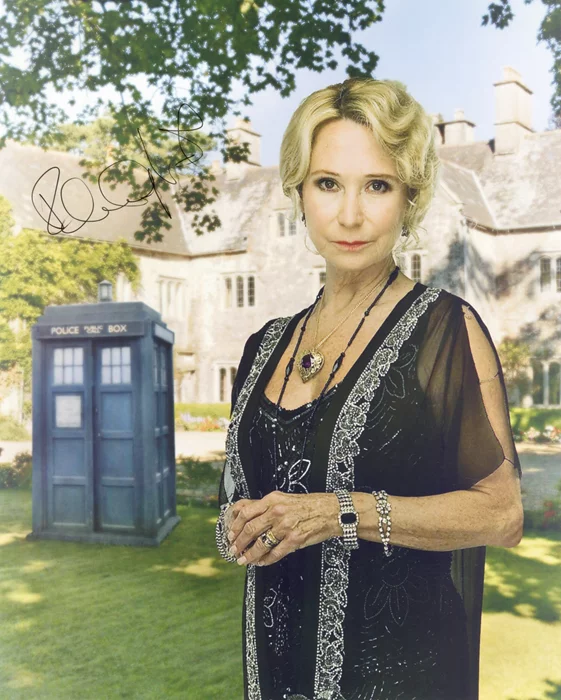 Felicity Kendal autograph