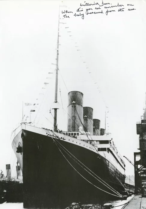 Millvina Dean autograph