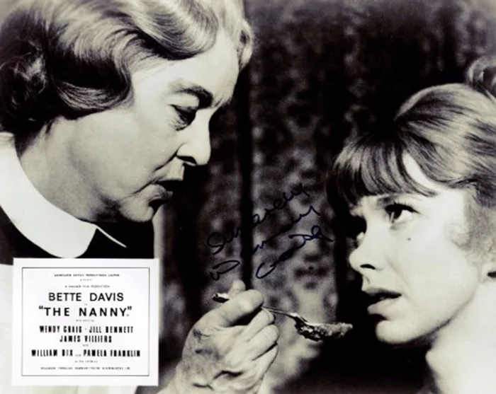 Wendy Craig autograph