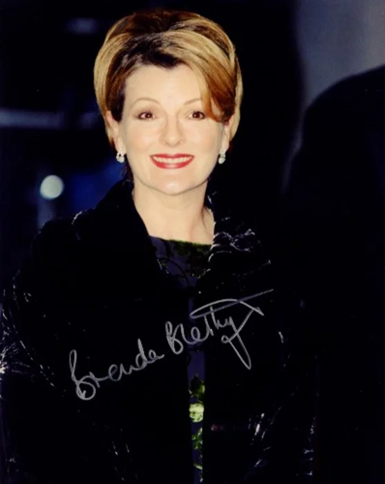 Brenda Blethyn autograph