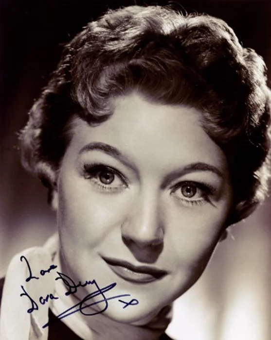 Dora Bryan autograph