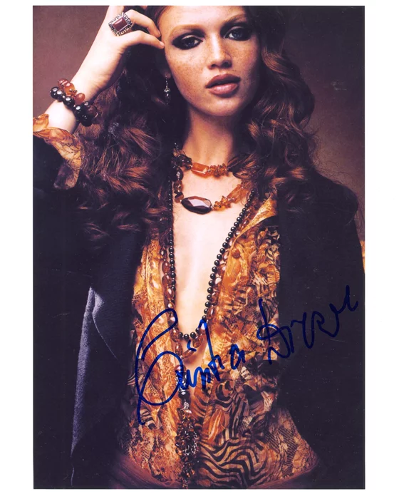 Cintia Dicker autograph