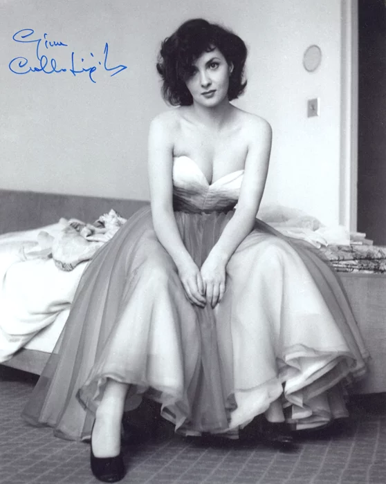 Gina Lollobrigida autograph