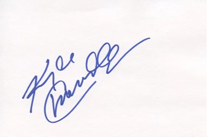 Kyle Chandler autograph