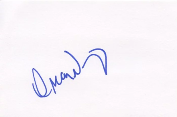 Oscar Nunez autograph