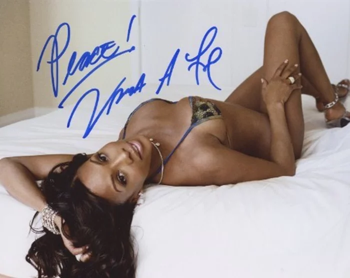 Vivica A. Fox autograph
