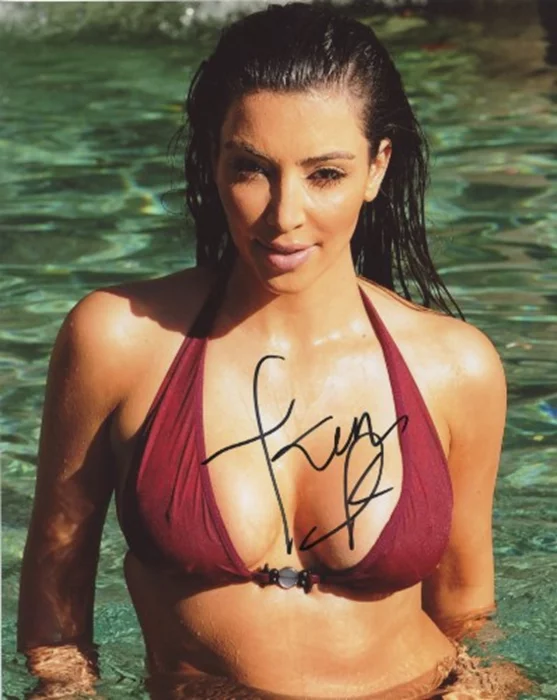 Kim Kardashian autograph