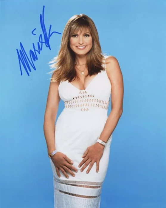 Mariska Hargitay autograph