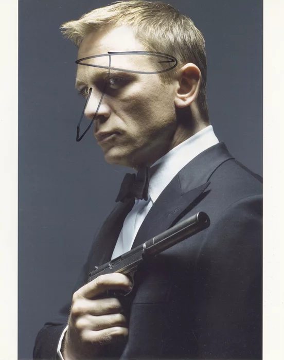 Daniel Craig autograph