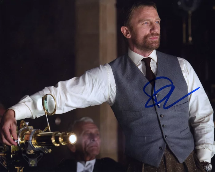 Daniel Craig autograph