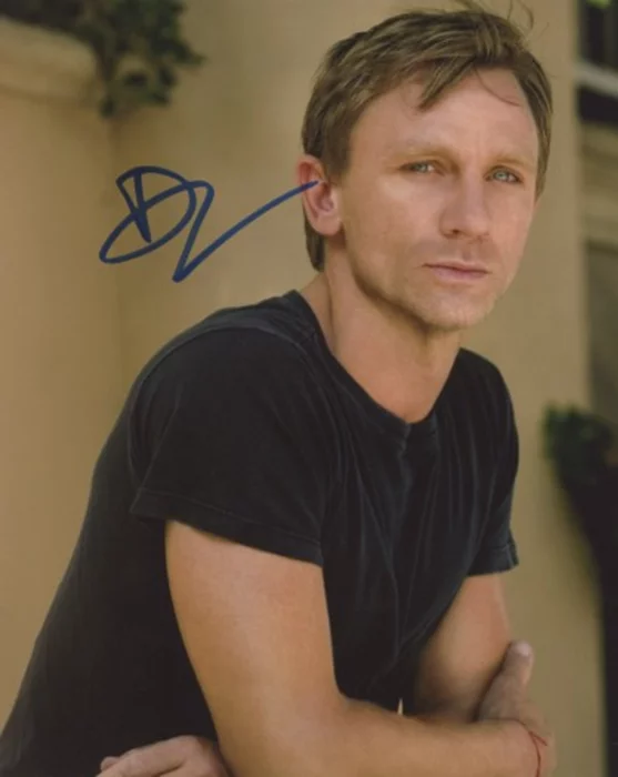 Daniel Craig autograph