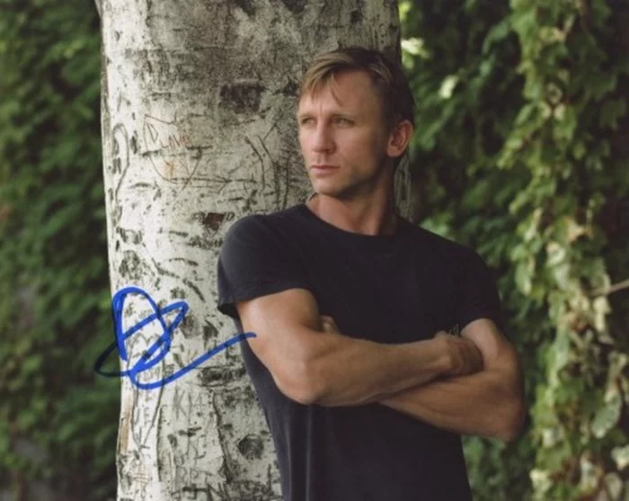 Daniel Craig autograph