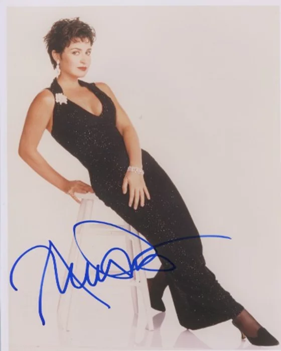 Annie Potts autograph