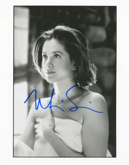 Mira Sorvino autograph