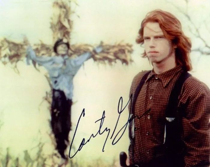 Courtney Gains autograph
