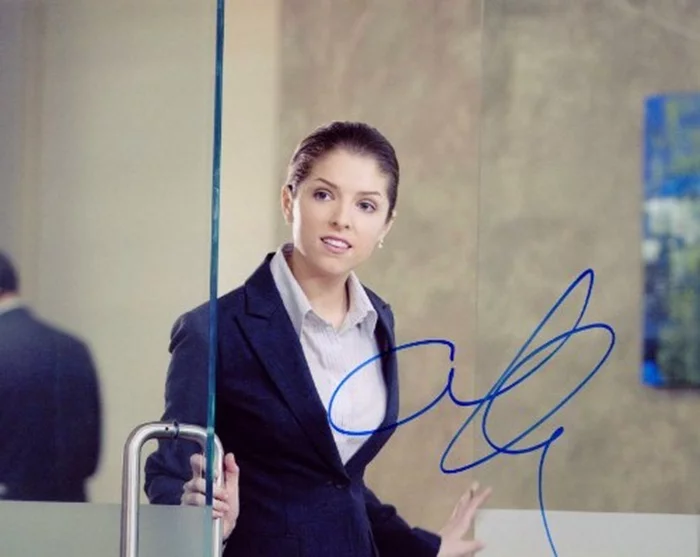 Anna Kendrick autograph