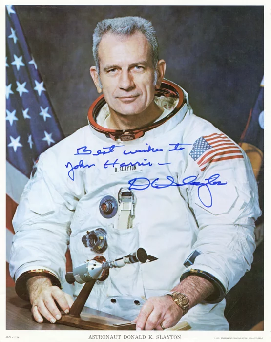 Deke Slayton autograph