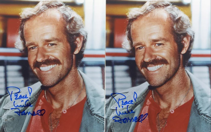 Mike Farrell autograph