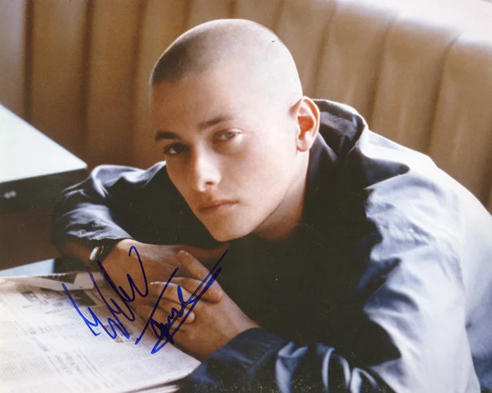 Edward Furlong autograph