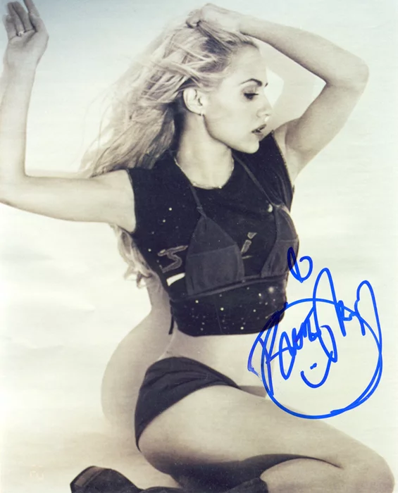 Brittany Murphy autograph