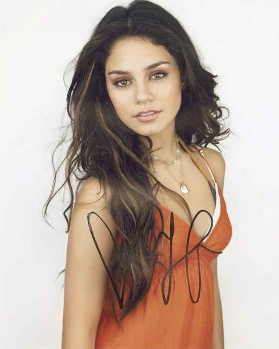 Vanessa Hudgens autograph