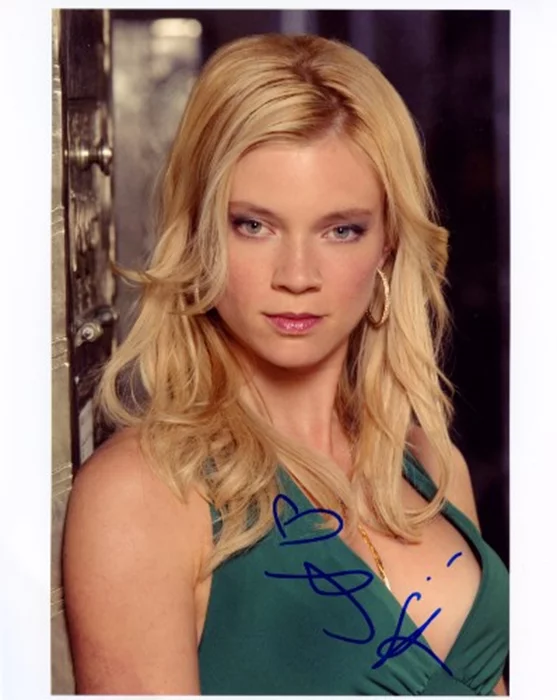 Amy Smart autograph