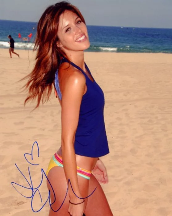 Kayla Ewell autograph