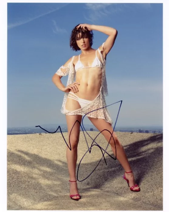Milla Jovovich autograph
