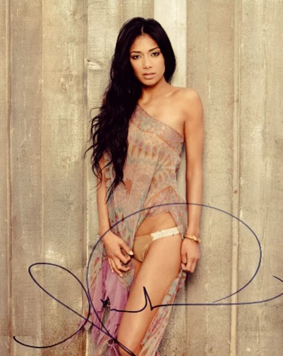 Nicole Scherzinger autograph