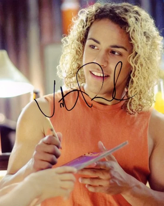 Victor Rasuk autograph