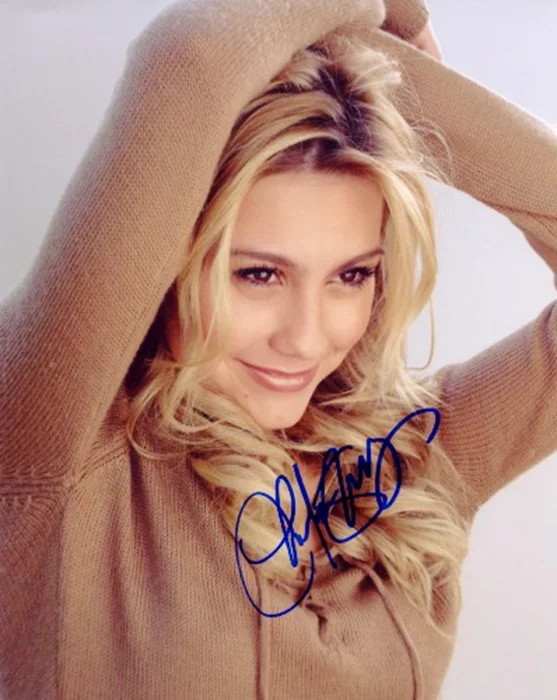 Chelsea Staub autograph